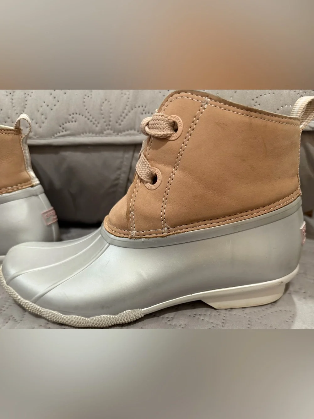 Sperry Saltwater Metallic Silver Tan Duck Boots Women’s Size 9